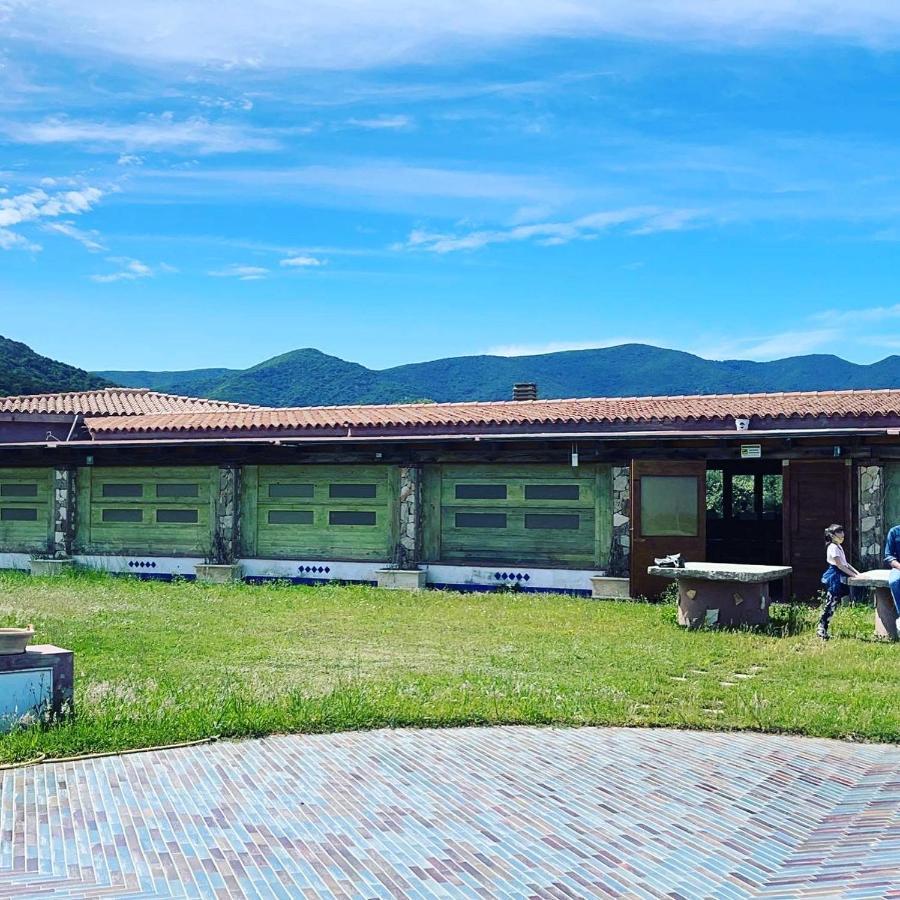 Is Bisus Guest House Кастиадас Екстериор снимка